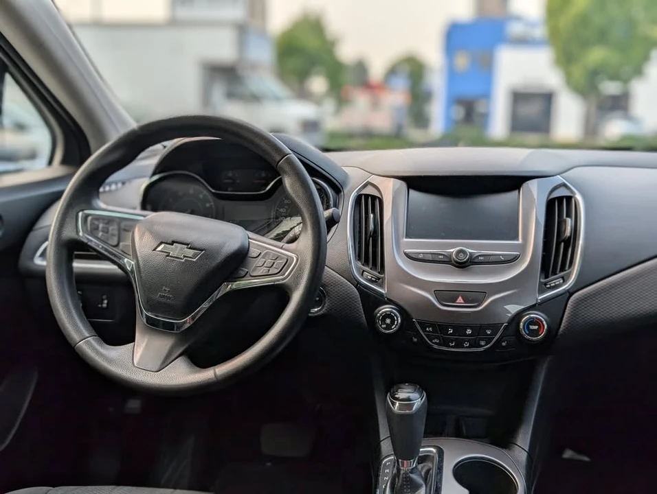 2017 Chevrolet Cruze - Image 16 of 20