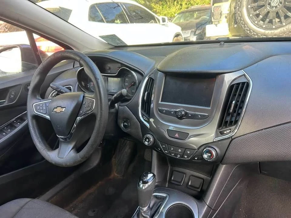 2017 Chevrolet Cruze - Image 6 of 7