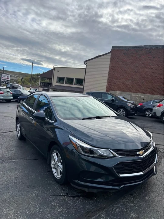 2017 Chevrolet Cruze - Image 2 of 13