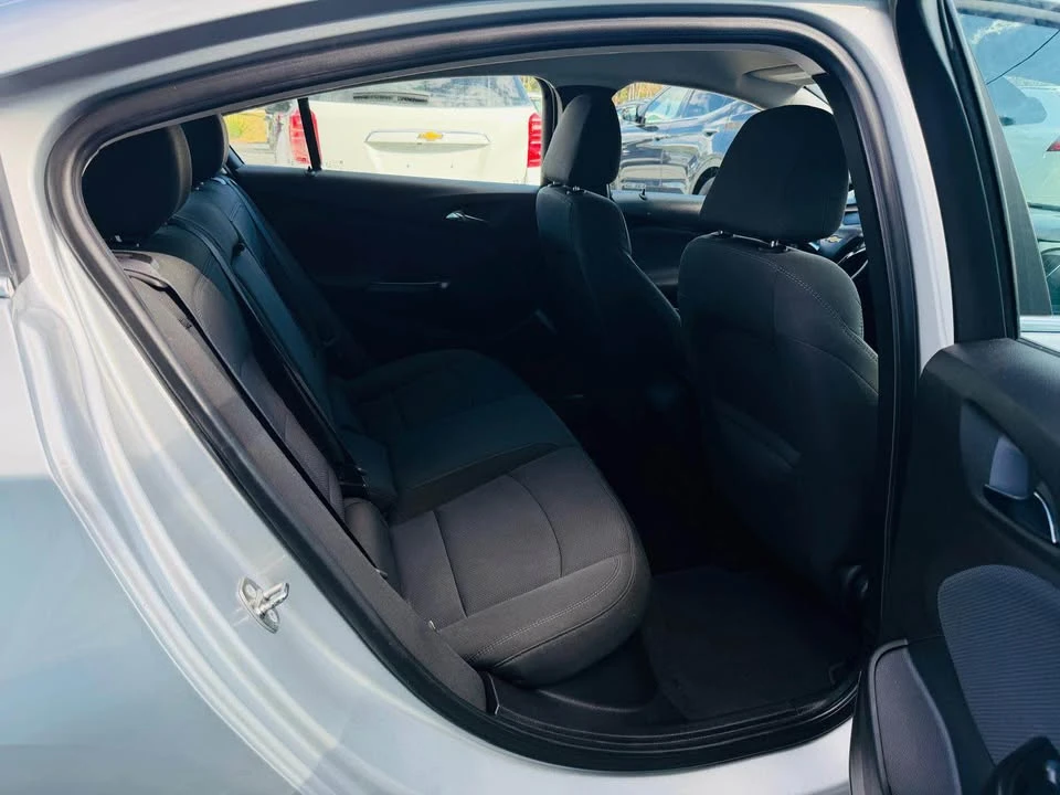2017 Chevrolet Cruze - Image 9 of 18