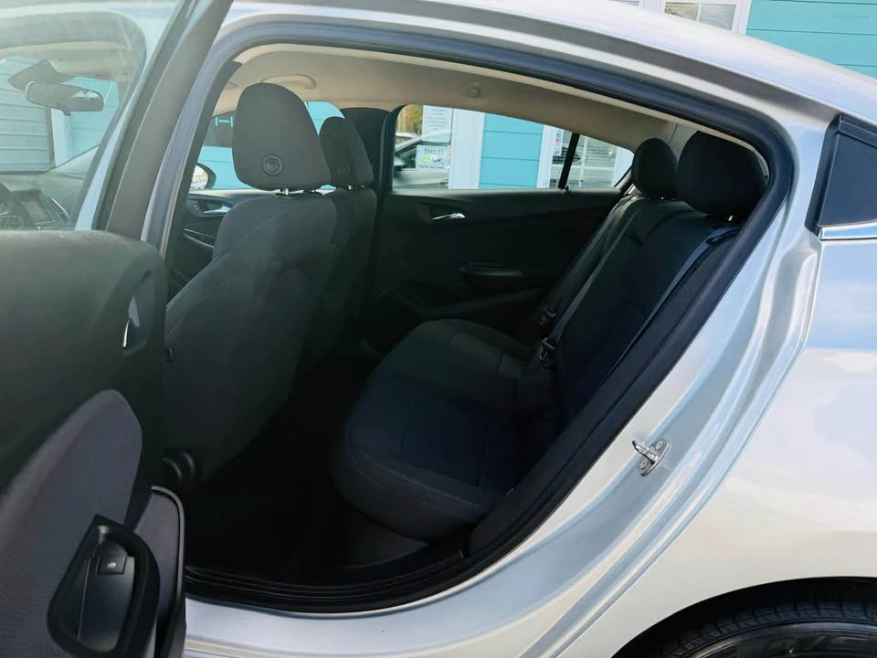 2017 Chevrolet Cruze - Image 8 of 18