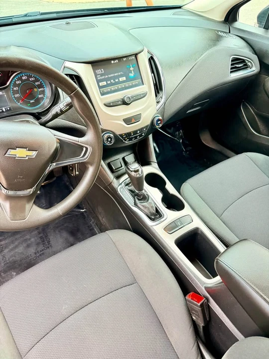 2017 Chevrolet Cruze - Image 10 of 20