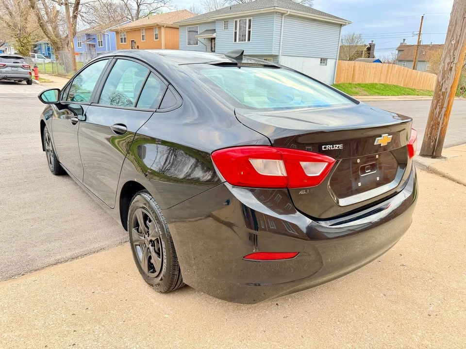 2017 Chevrolet Cruze - Image 16 of 20