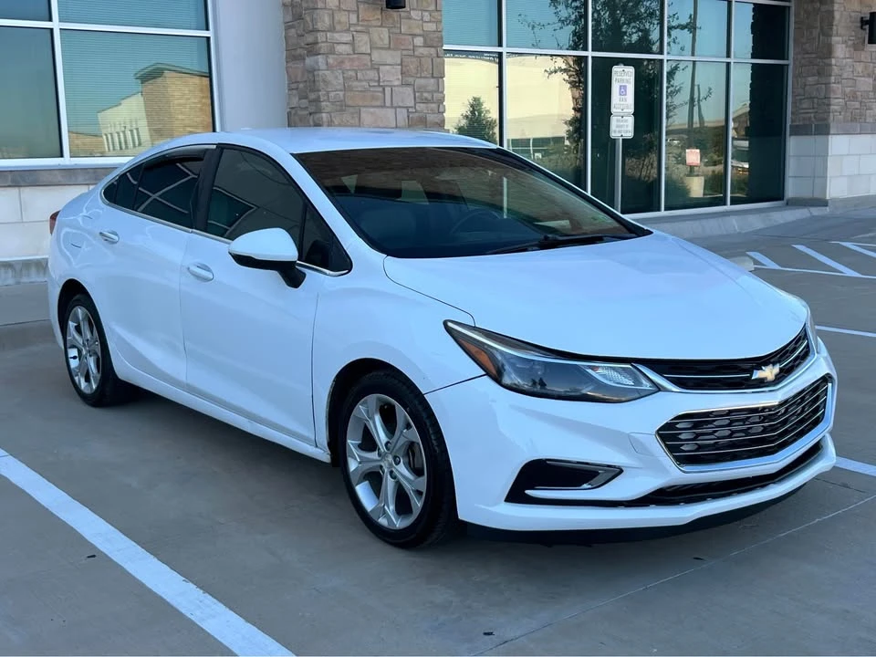 2017 Chevrolet Cruze - Image 2 of 17