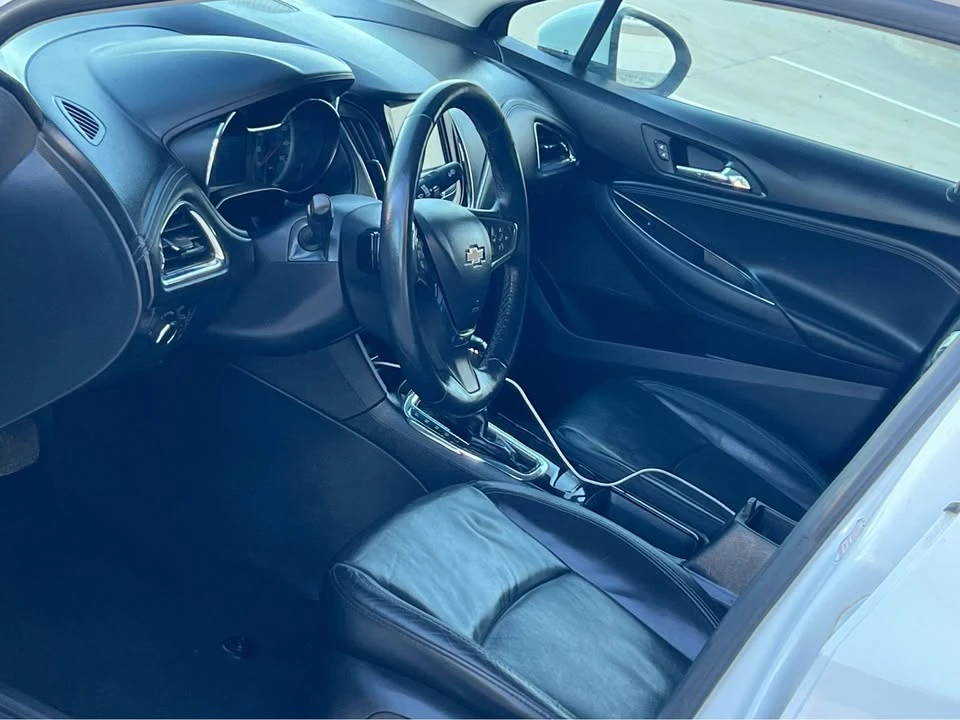 2017 Chevrolet Cruze - Image 8 of 17
