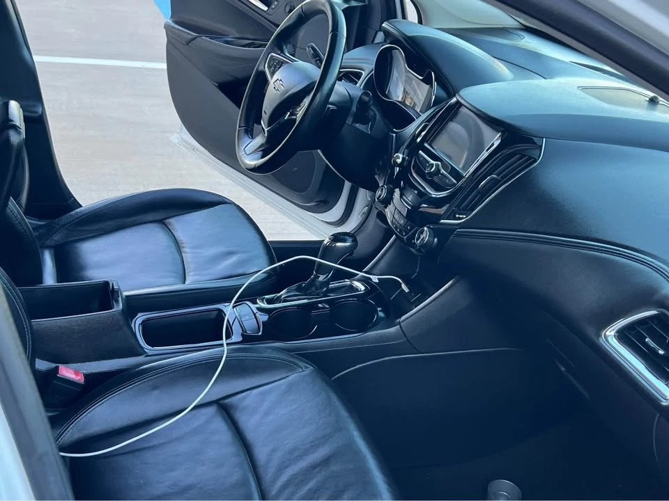 2017 Chevrolet Cruze - Image 10 of 17