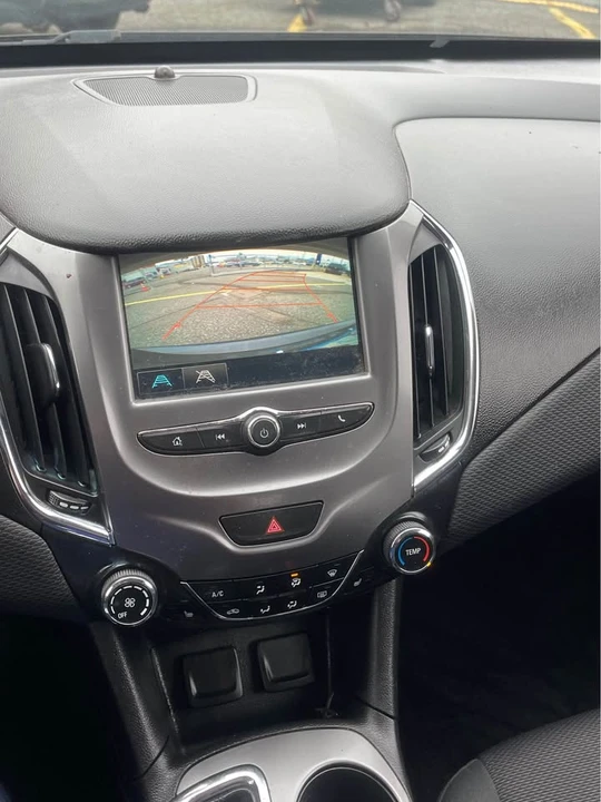 2017 Chevrolet Cruze - Image 10 of 19