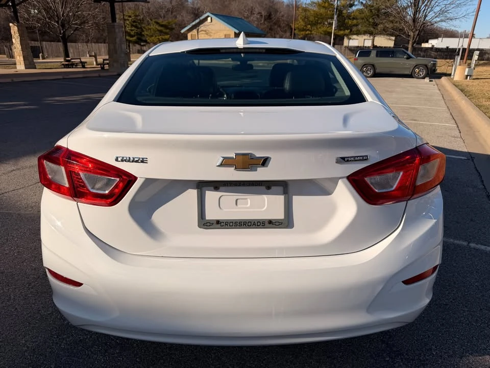 2017 Chevrolet Cruze - Image 8 of 20
