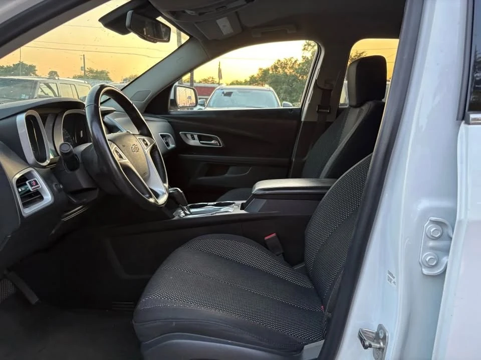 2017 Chevrolet Equinox - Image 6 of 9