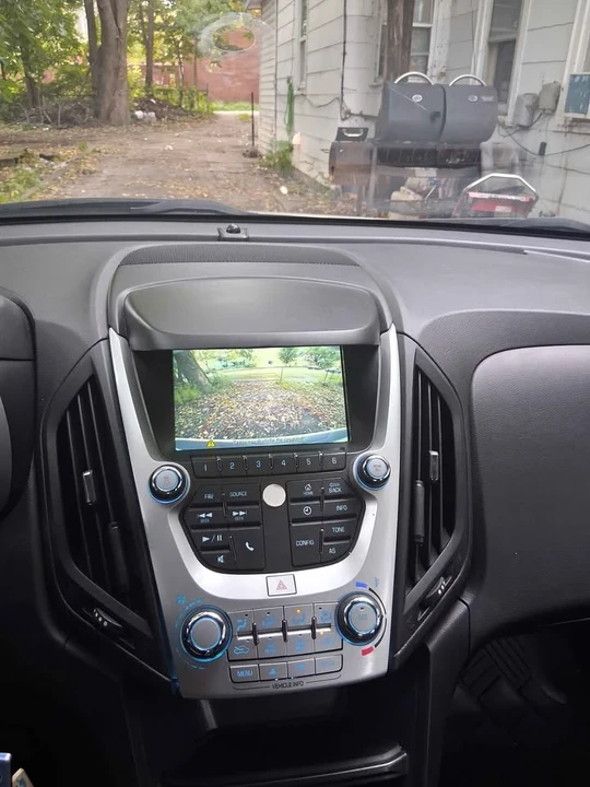 2017 Chevrolet Equinox - Image 9 of 9