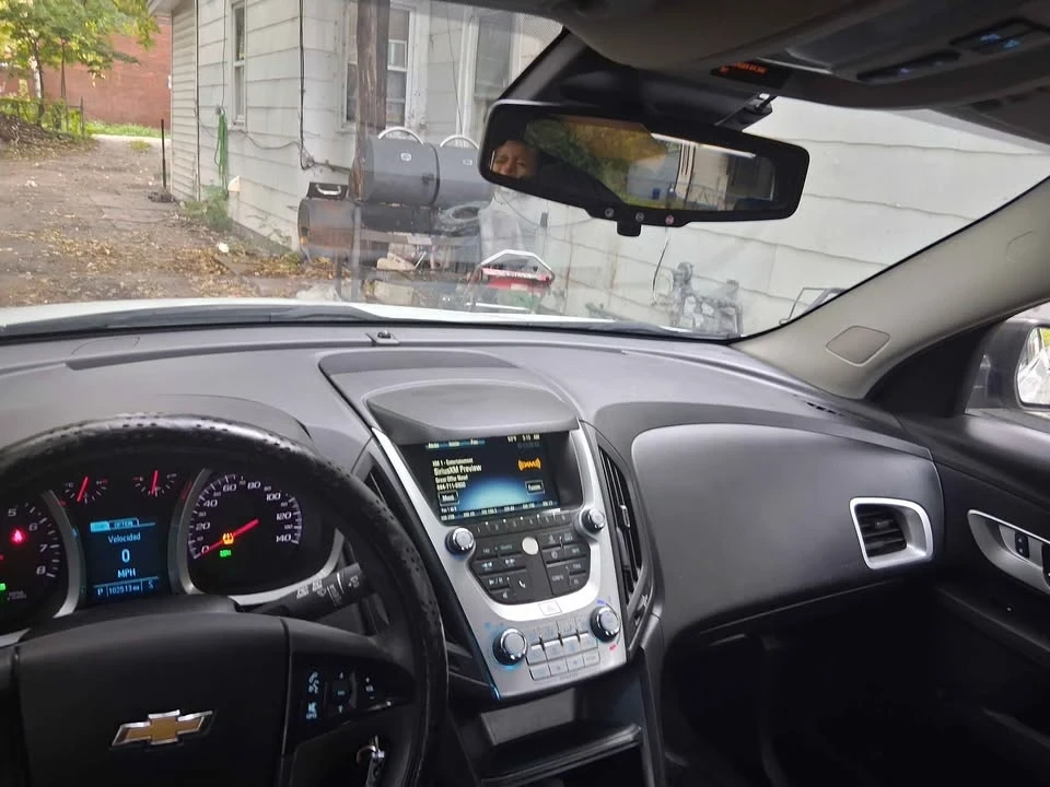 2017 Chevrolet Equinox - Image 8 of 9