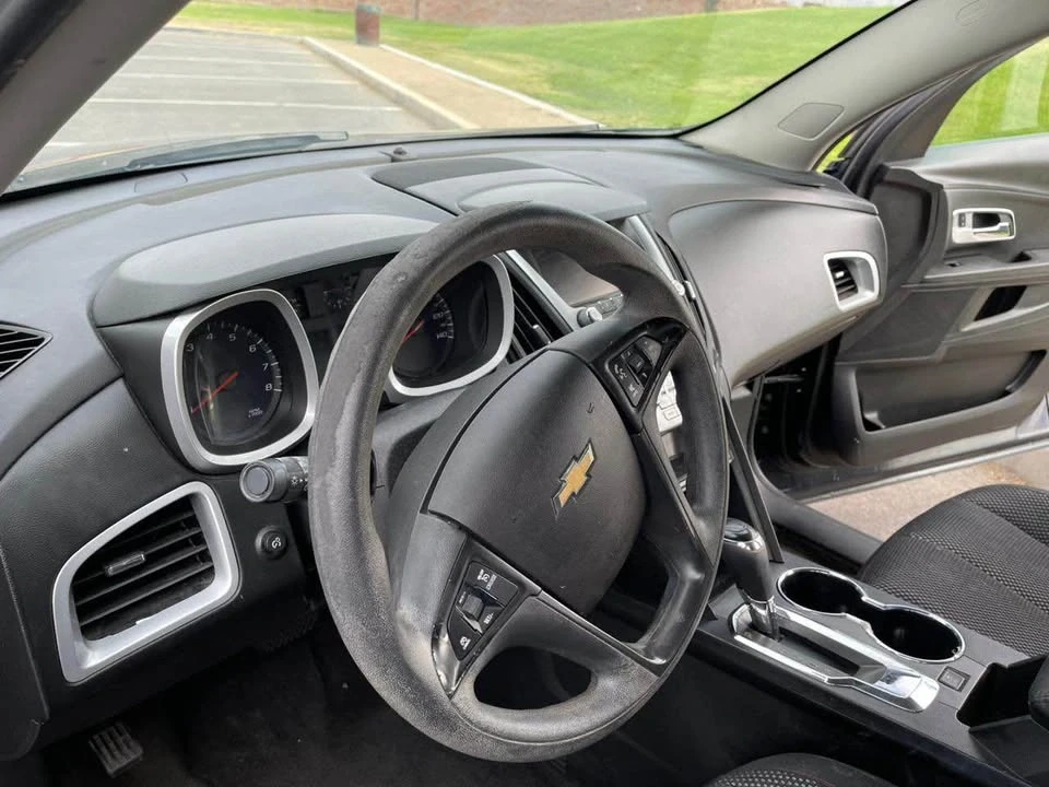 2017 Chevrolet Equinox - Image 6 of 17