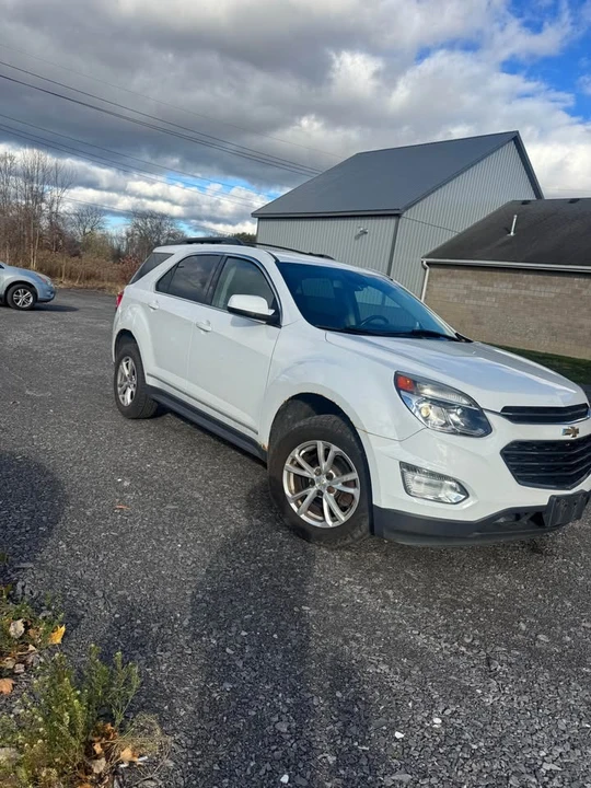 2017 Chevrolet Equinox - Image 2 of 8