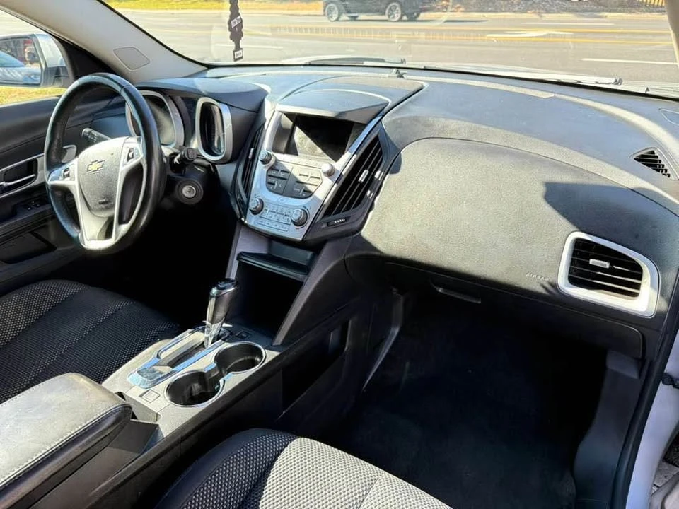 2017 Chevrolet Equinox - Image 5 of 12