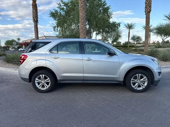 2017 Chevrolet Equinox - Image 2 of 11