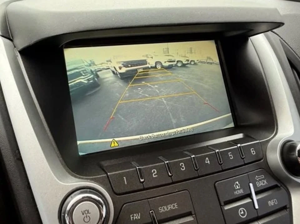 2017 Chevrolet Equinox - Image 10 of 12