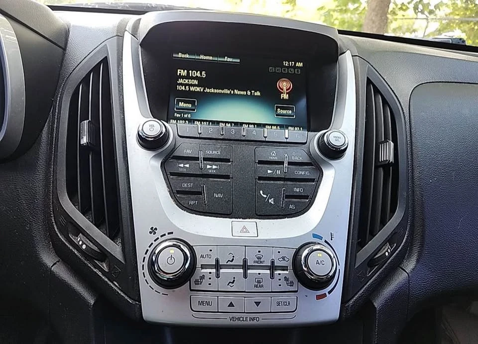 2017 Chevrolet Equinox - Image 11 of 15