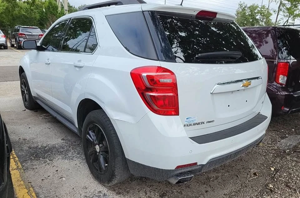 2017 Chevrolet Equinox - Image 2 of 15