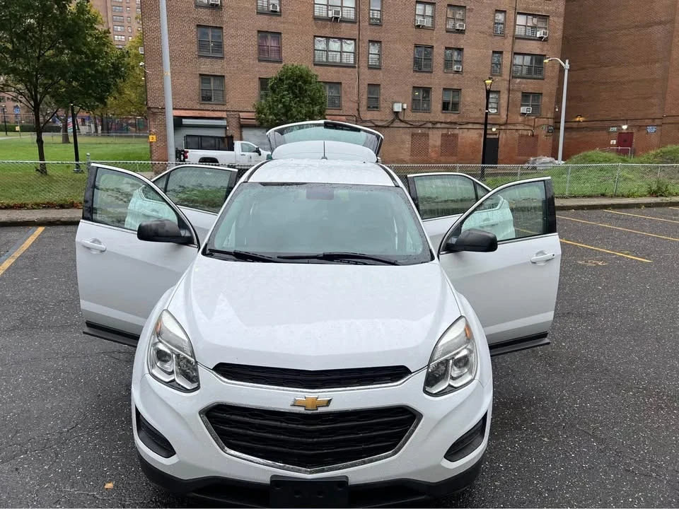 2017 Chevrolet Equinox - Image 5 of 16