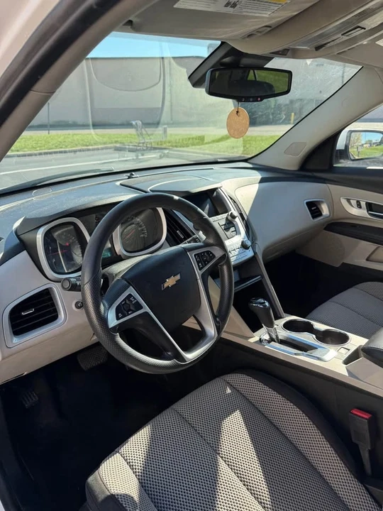 2017 Chevrolet Equinox - Image 6 of 8