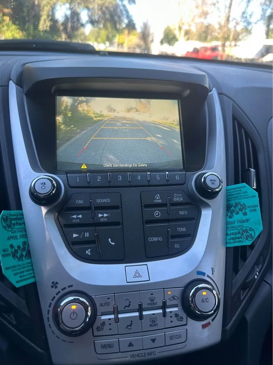 2017 Chevrolet Equinox - Image 10 of 11