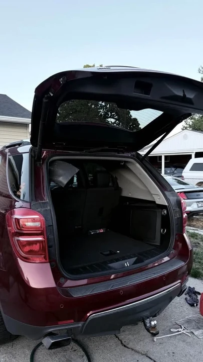 2017 Chevrolet Equinox - Image 2 of 9