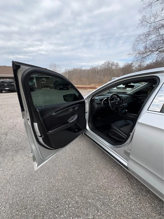 2017 Chevrolet Impala 10th Gen - Image 10 of 20