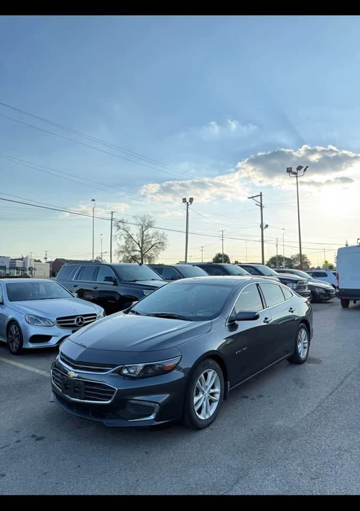 2017 Chevrolet Malibu - Image 2 of 15