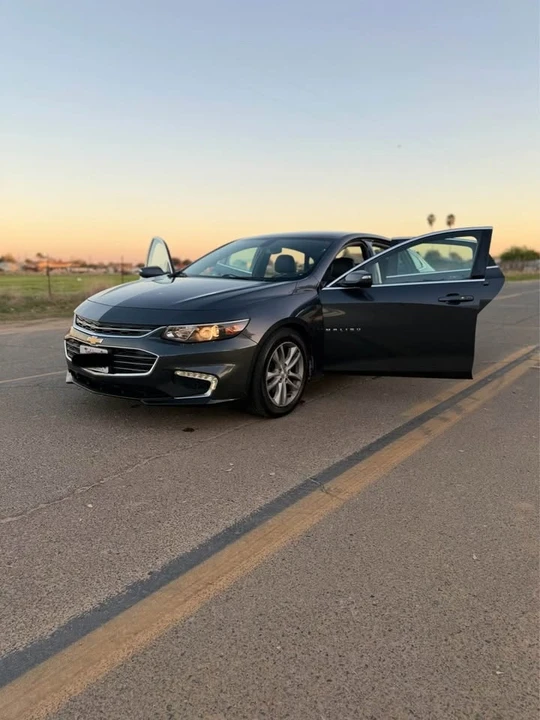 2017 Chevrolet Malibu - Image 2 of 13