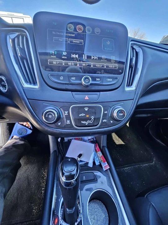 2017 Chevrolet Malibu - Image 10 of 10