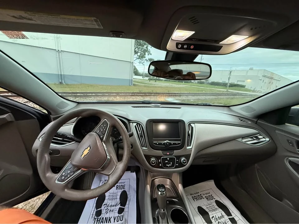 2017 Chevrolet Malibu - Image 7 of 15