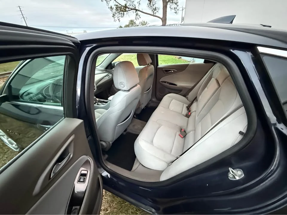 2017 Chevrolet Malibu - Image 6 of 15