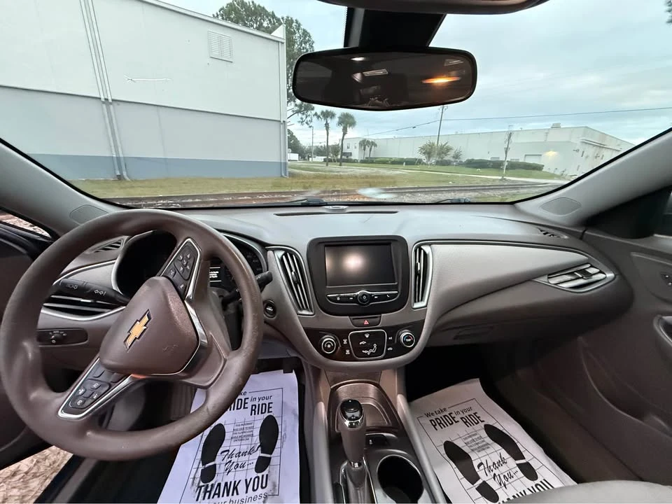 2017 Chevrolet Malibu - Image 8 of 15