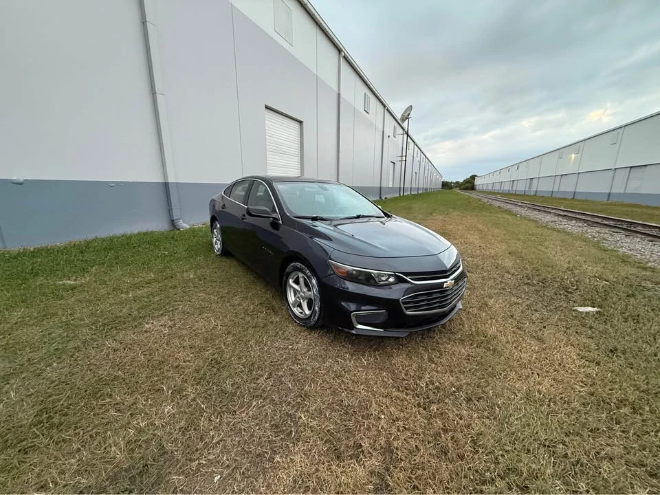 2017 Chevrolet Malibu - Image 4 of 15