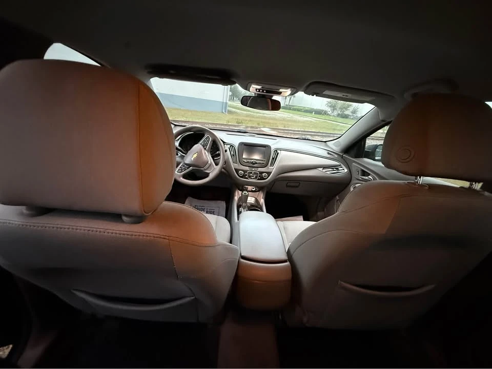 2017 Chevrolet Malibu - Image 9 of 15