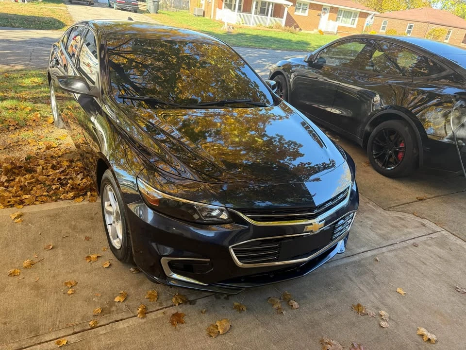 2017 Chevrolet Malibu - Image 2 of 18