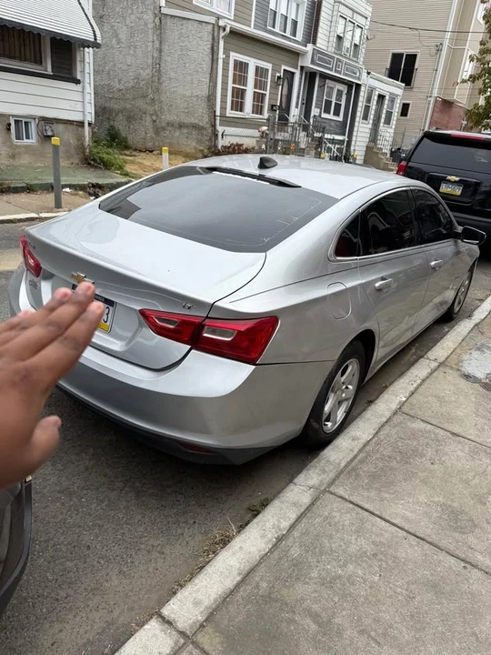 2017 Chevrolet Malibu - Image 4 of 8