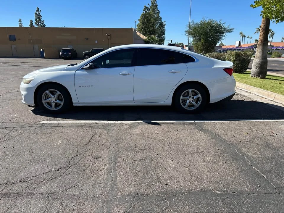 2017 Chevrolet Malibu - Image 8 of 12