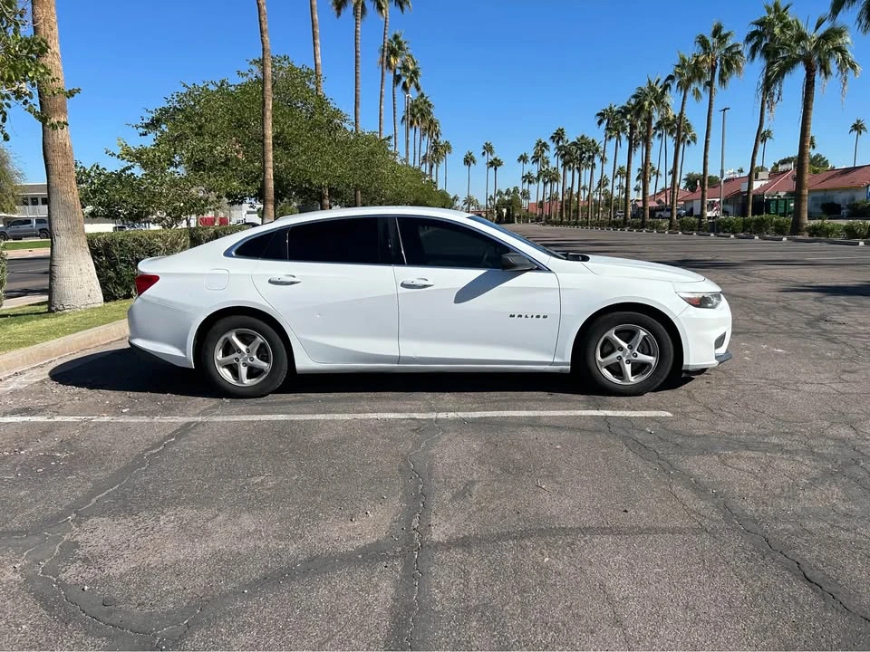 2017 Chevrolet Malibu - Image 4 of 12
