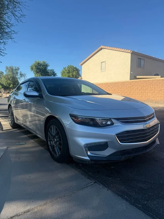 2017 Chevrolet Malibu - Image 2 of 6