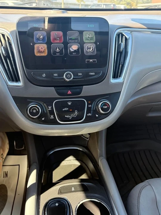 2017 Chevrolet Malibu - Image 10 of 12