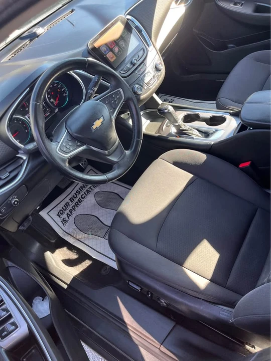 2017 Chevrolet Malibu - Image 6 of 11
