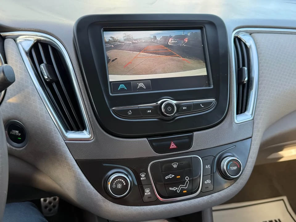 2017 Chevrolet Malibu - Image 10 of 11