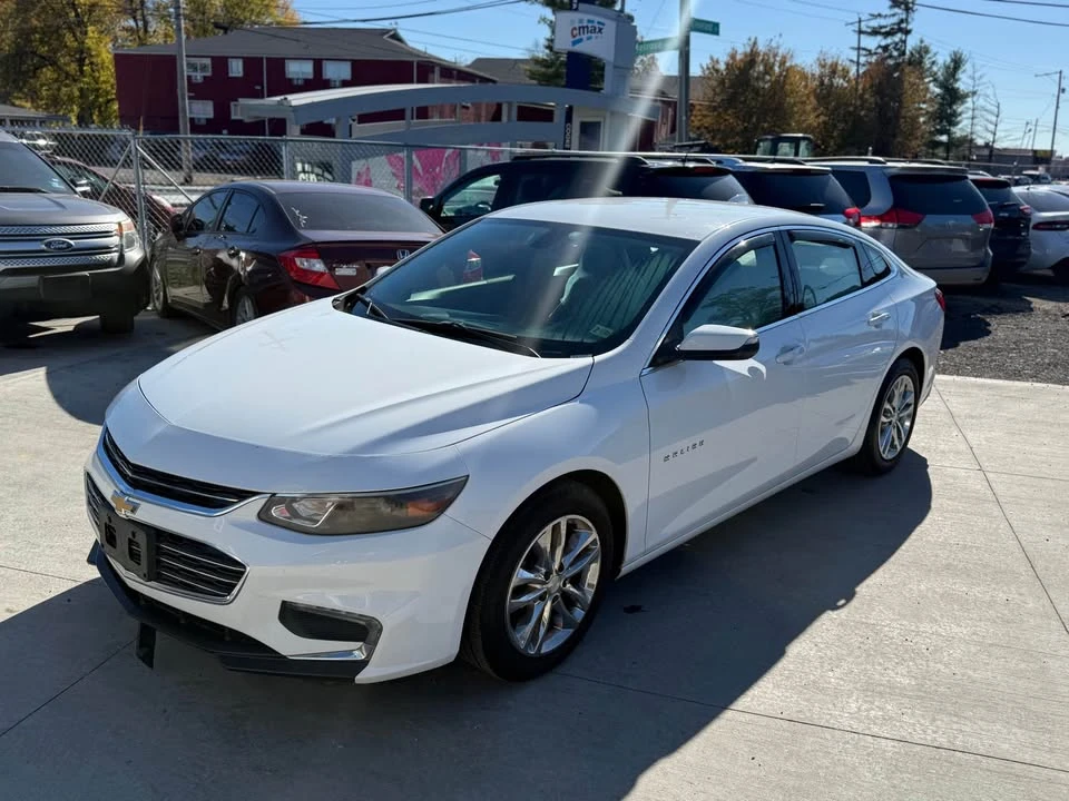 2017 Chevrolet Malibu - Image 2 of 11