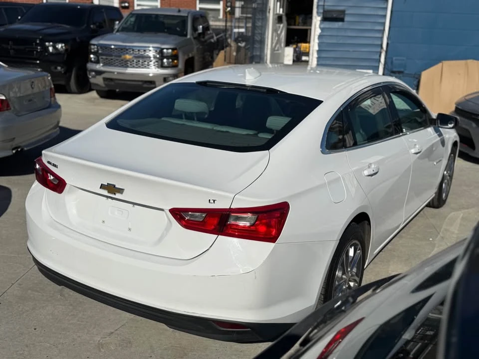 2017 Chevrolet Malibu - Image 4 of 11