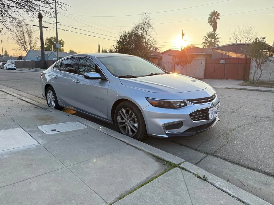 2017 Chevrolet Malibu - Image 2 of 8