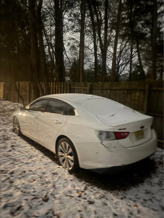 2017 Chevrolet Malibu - Image 2 of 3