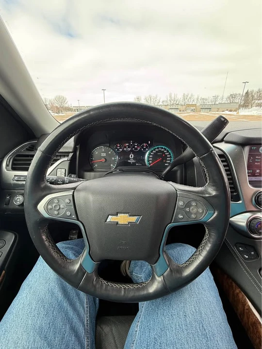 2017 Chevrolet Suburban 11th Gen - Image 11 of 12