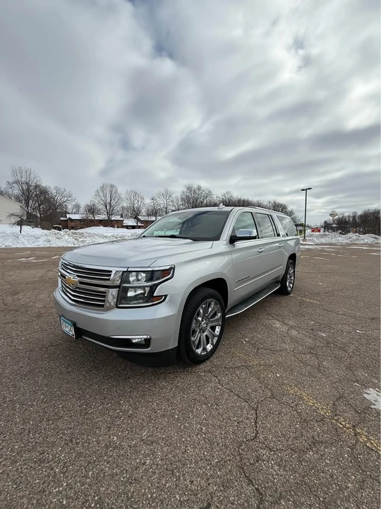 2017 Chevrolet Suburban 11th Gen - Image 7 of 12