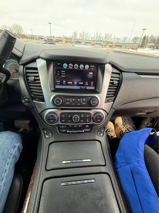 2017 Chevrolet Suburban 11th Gen - Image 12 of 12